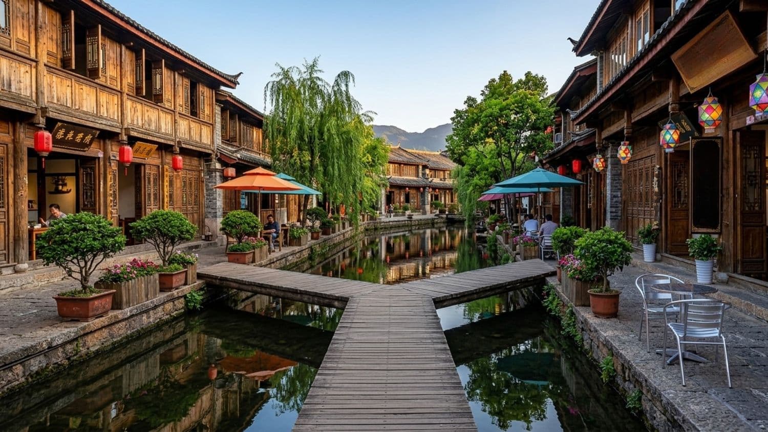 Lijiang Ancient Town canals and Naxi architecture